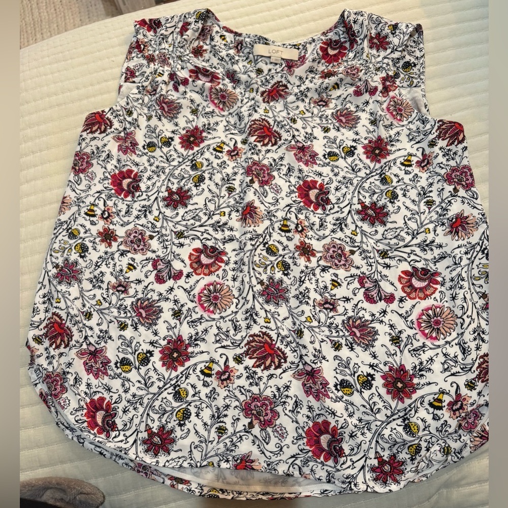LOFT Cream and Red Sleeveless Blouse Size Large